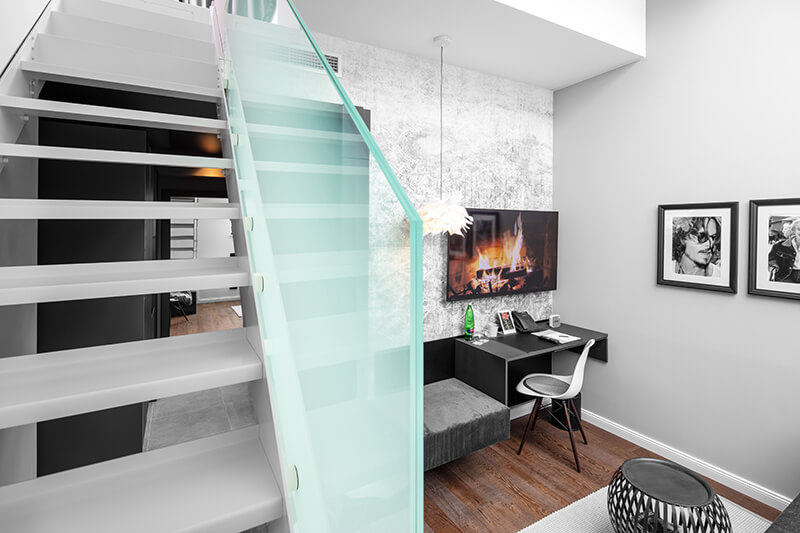 the manes hotel - duplex suite room 7. 608-2